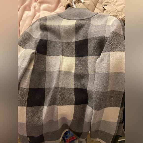 💜Nice and warm zip up  sweater💜 - Picture 4 of 4